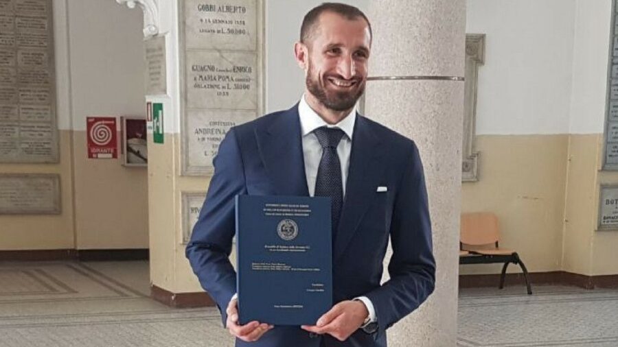 Calciatori laureati