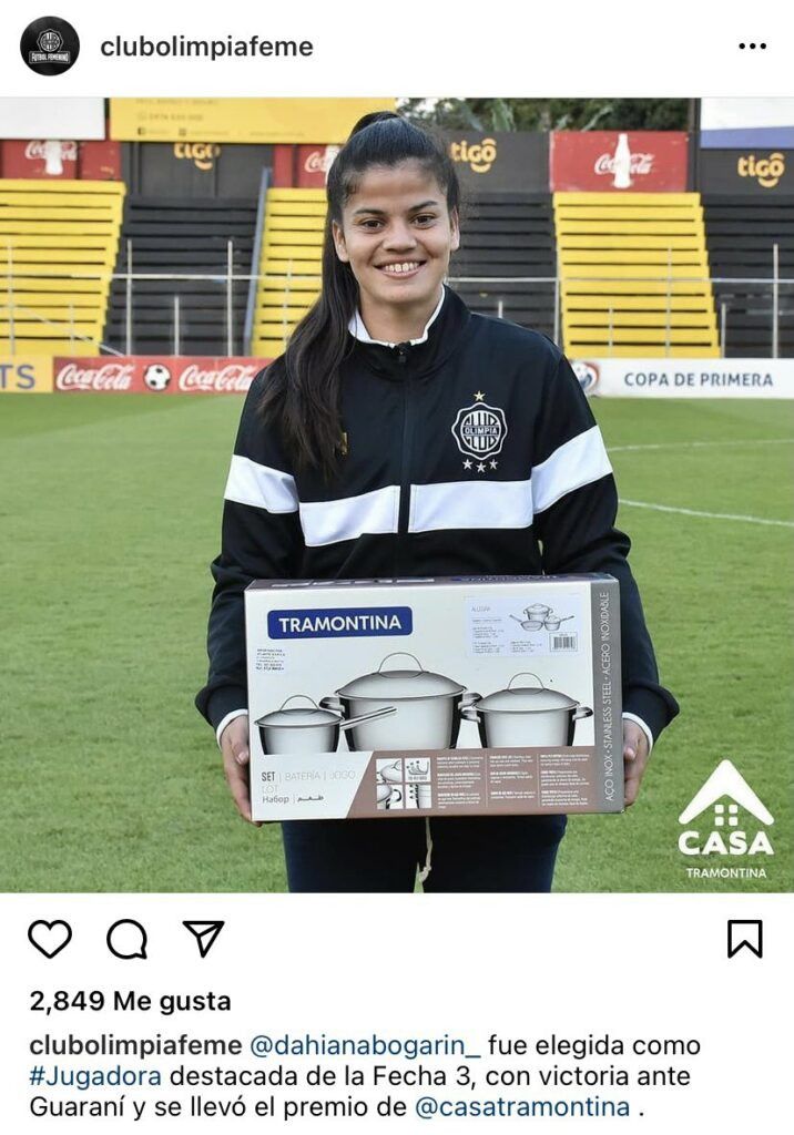 calciatrice--716x1024