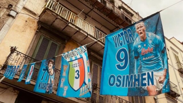 Camorra dietro il business di maglie e bandiere del napoli