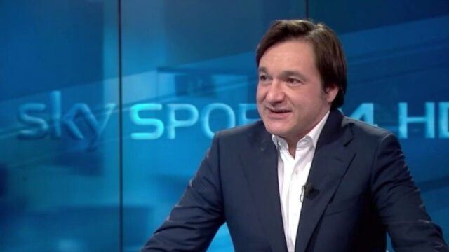 Caressa ironico con dazn e open var