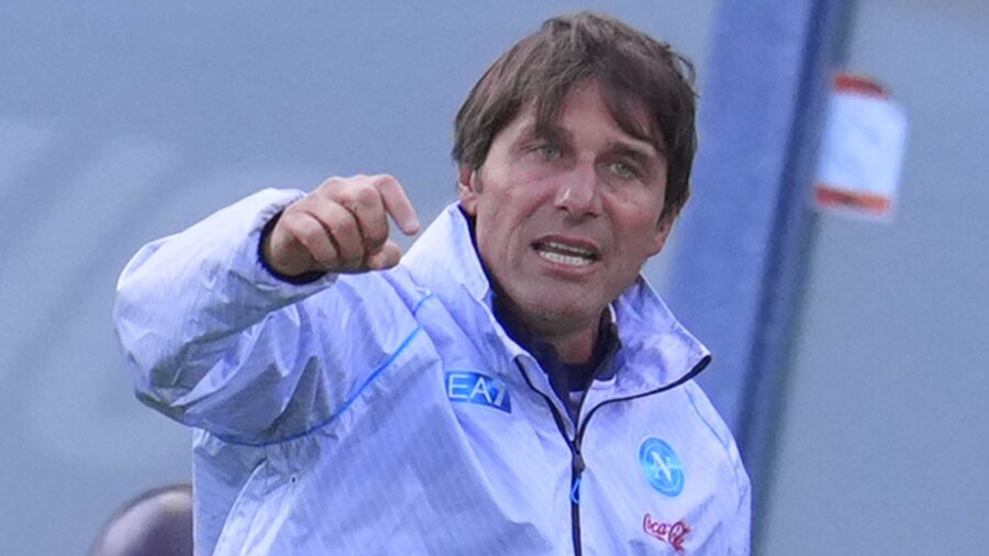Castel di sangro italy antonio conte of ssc napoli during the pre season friendly match between ssc napoli and brest in castel di sangro italy copyright xfotoagenziaxjpg