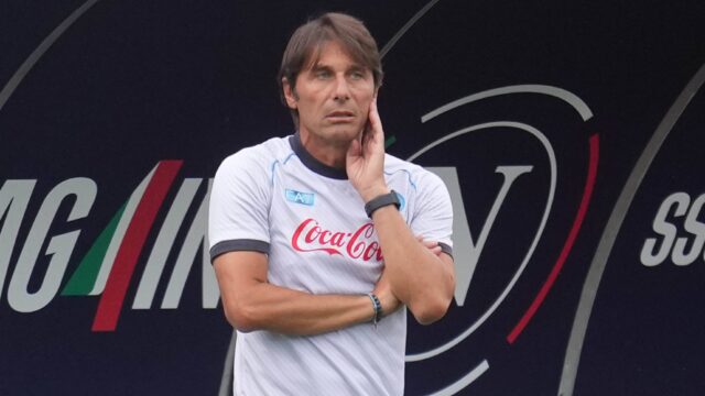 Castel di sangro italy antonio conte of ssc napoli during the pre season friendly match between ssc napoli and olympiacos in castel di sangro italy copyright xfotoagenziaxjpg