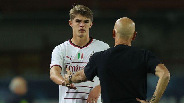 Charles de ketelaere e stefano pioli