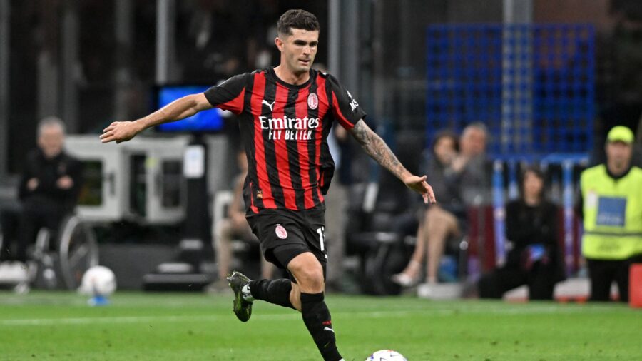 Christian pulisic serie a 2024 25 milan monza 2 0 milan new shirt 2025 26 azione action single shot serie a 2024 25 milan monza 2 0 milan maglia nuova 2025 26jpg