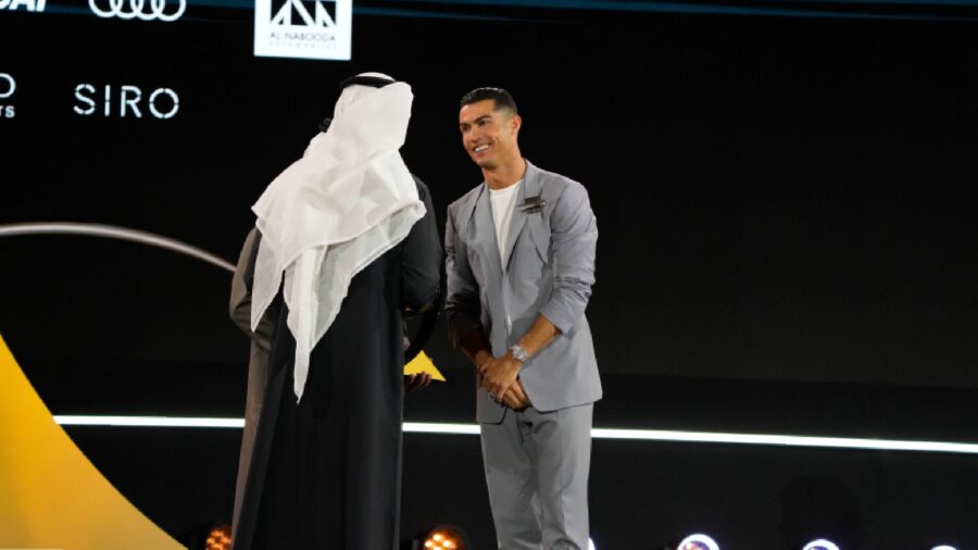 Cr7 rinnovo record al nassr