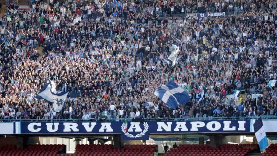 Curva napoli