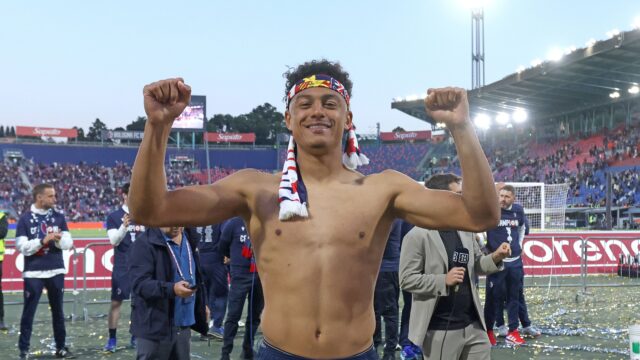 Dan ndoye bologna serie a 2024 25 bologna vs genoa 1 3 24 05 2025 esultanza celebration jubel coppa italia italian cup serie a 2024 25 bologna genoa 1 3 festa coppa italiajpg