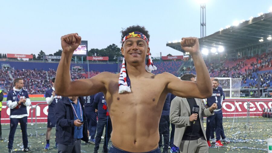 Dan ndoye bologna serie a 2024 25 bologna vs genoa 1 3 24 05 2025 esultanza celebration jubel coppa italia italian cup serie a 2024 25 bologna genoa 1 3 festa coppa italiajpg