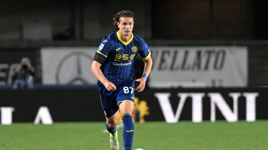 Daniele ghilardi serie a 2024 25 hellas verona cagliari 0 2 azione action single shot serie a 2023 24 hellas verona cagliari 0 2jpg