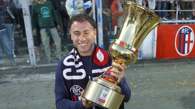 Davide calabria bologna serie a 2024 25 bologna vs genoa 1 3 24 05 2025 esultanza celebration jubel coppa italia italian cup serie a 2024 25 bologna genoa 1 3 festa coppa italiajpg