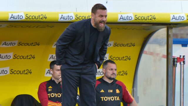 De rossi bacchetta la squadra