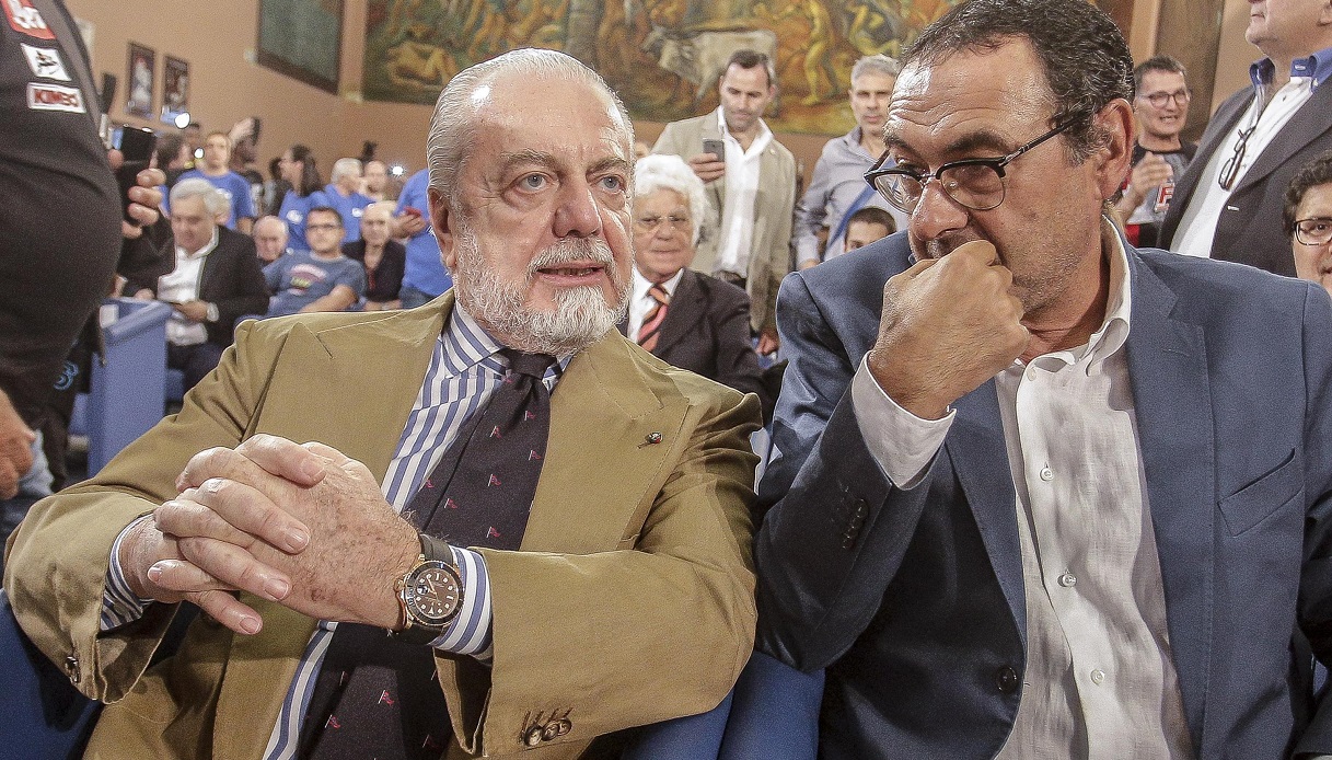 De Laurentiis e Sarri seduti accanto ai tempi del Napoli