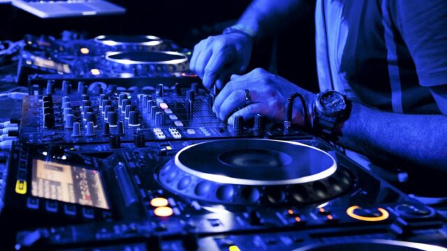 Dj