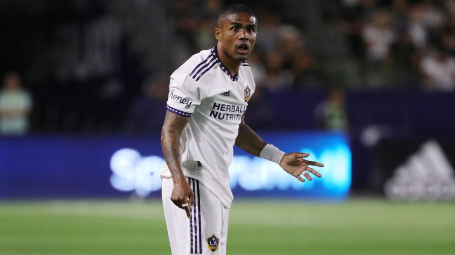 Douglas costa galaxy