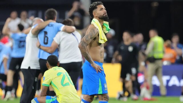 Douglas luiz rigore brasile uruguay