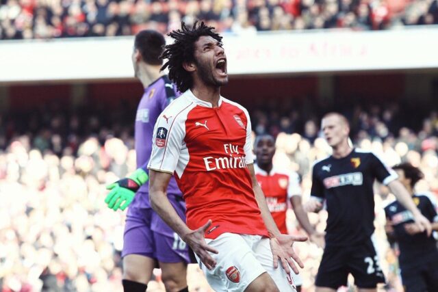 Elneny rinviene un cadavere