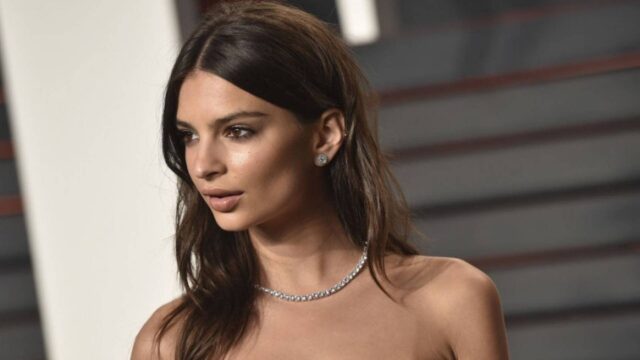 Emily Ratajkowski maglia napoli