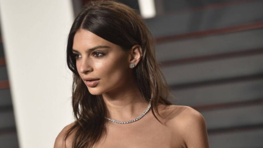 Emily Ratajkowski maglia napoli