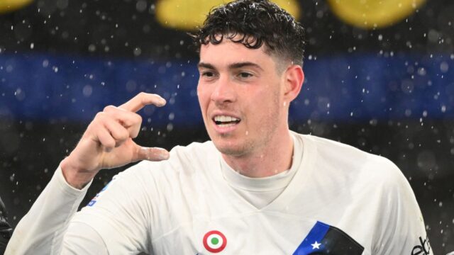 Esultanza bastoni dopo il gol in roma inter