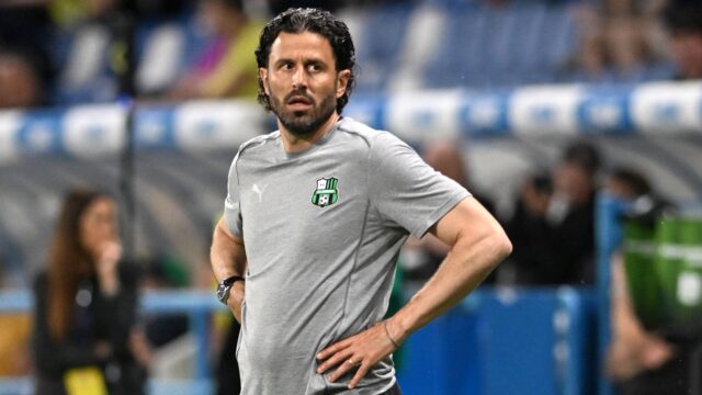 Fabio grosso coach serie b 2024 25 sassuolo carrarese 2 0 azione action single shot serie b 2024 25 sassuolo carrarese 2 0jpg