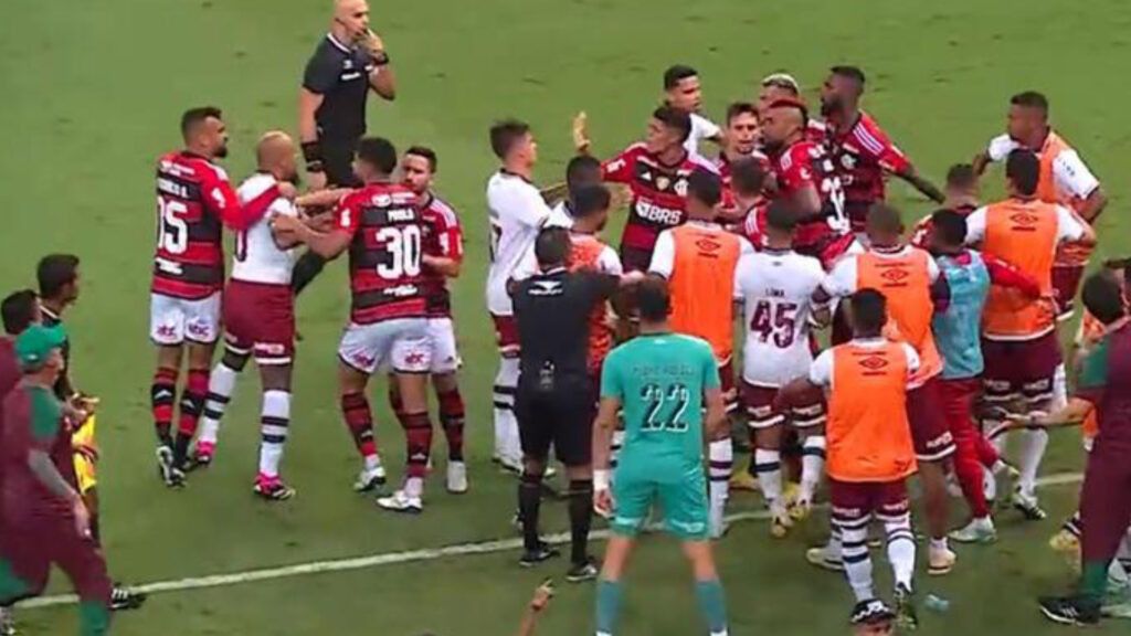 felipe-melo-espulso-1024x576