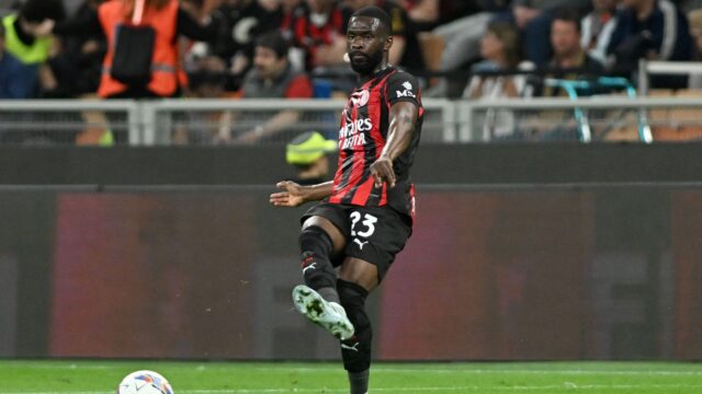 Fikayo tomori serie a 2024 25 milan monza 2 0 milan new shirt 2025 26 azione action single shot serie a 2024 25 milan monza 2 0 milan maglia nuova 2025 26jpg