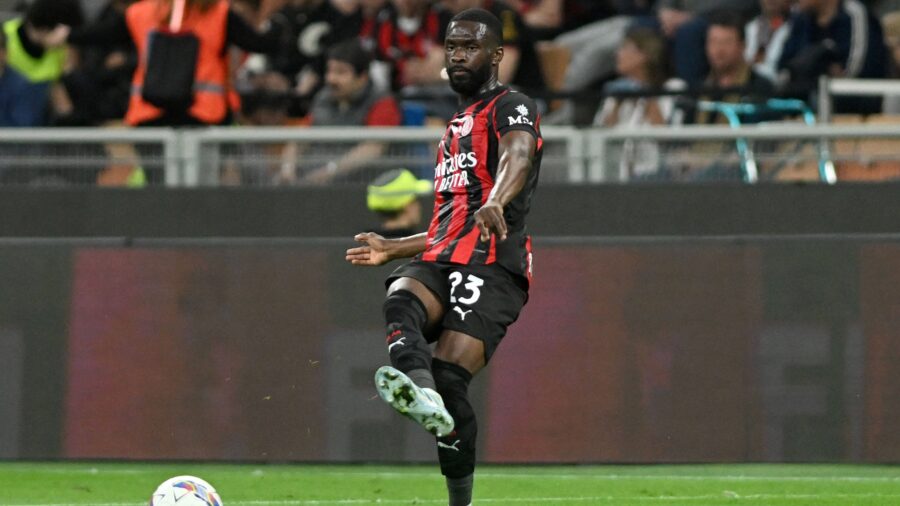 Fikayo tomori serie a 2024 25 milan monza 2 0 milan new shirt 2025 26 azione action single shot serie a 2024 25 milan monza 2 0 milan maglia nuova 2025 26jpg