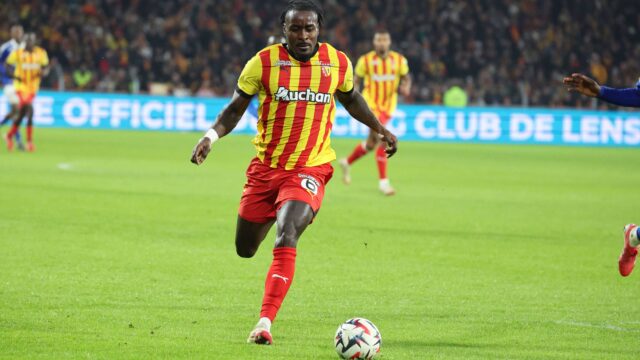 Football rc lens vs rc strasbourg ligue 1 16 02 2025 m bala nzola rc lens lors du match rc lens rc strasbourg ligue 1 stade bollaert delelis le 16 f vrier 2025 copyright xxjpg