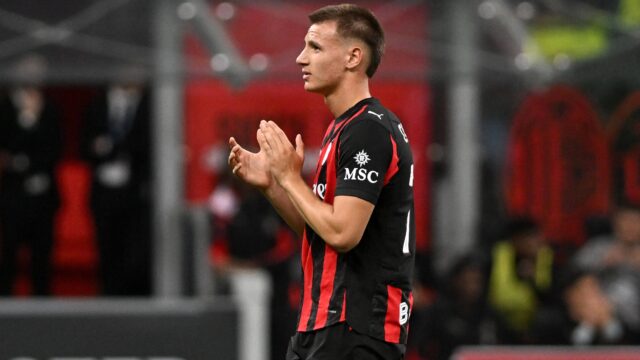Francesco camarda serie a 2024 25 milan monza 2 0 milan new shirt 2025 26 azione action single shot serie a 2024 25 milan monza 2 0 milan maglia nuova 2025 26jpg