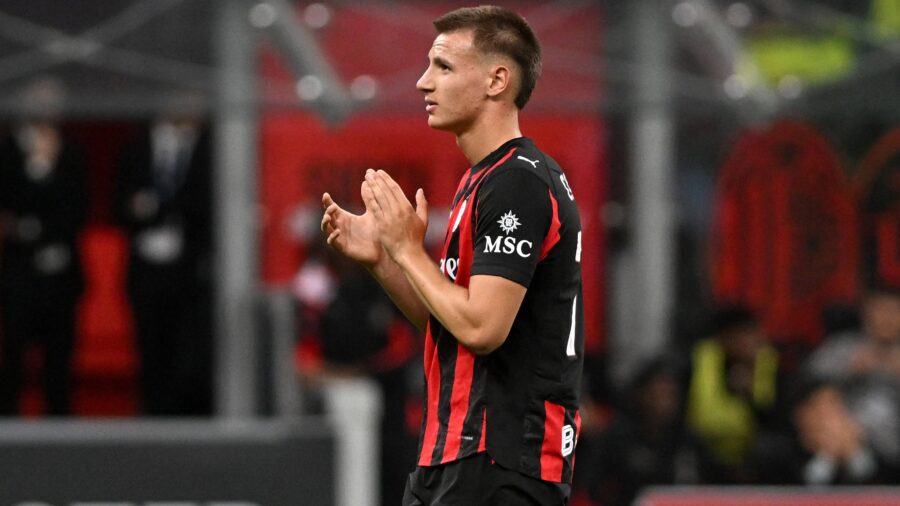 Francesco camarda serie a 2024 25 milan monza 2 0 milan new shirt 2025 26 azione action single shot serie a 2024 25 milan monza 2 0 milan maglia nuova 2025 26jpg