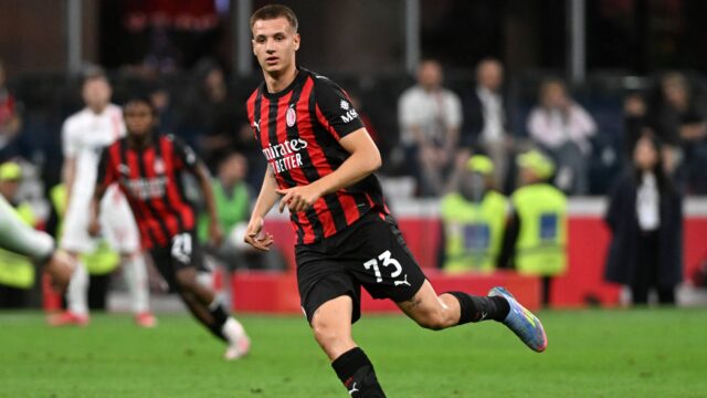 Francesco camarda serie a 2024 25 milan monza 2 0 milan new shirt 2025 26 azione action single shot serie a 2024 25 milan monza 2 0 milan maglia nuova 2025 26jpg