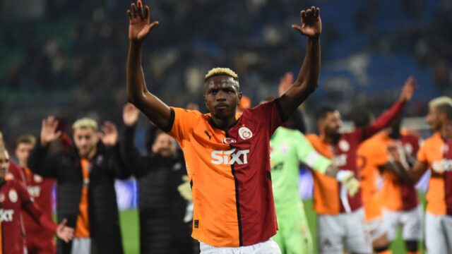 Futuro osimhen napoli manchester united