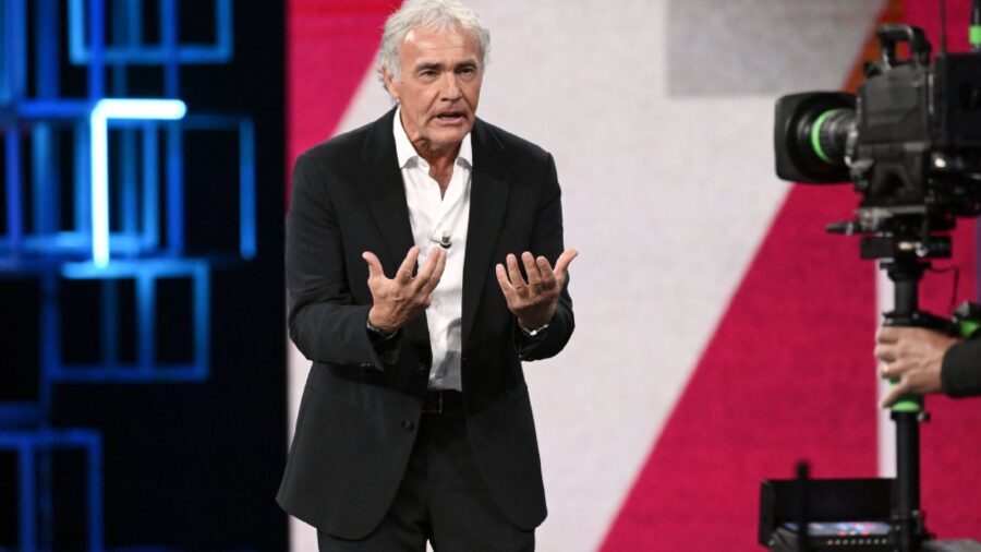 Giletti giocatore milano colpisce donna video