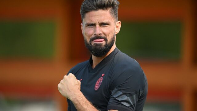 Giroud carica milan