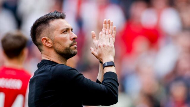 Head coach francesco farioli of ajax looks dejected eredivisie afc ajax v fc twente 65 johan cruijff arena may 18 2025 amsterdam netherlandsjpg