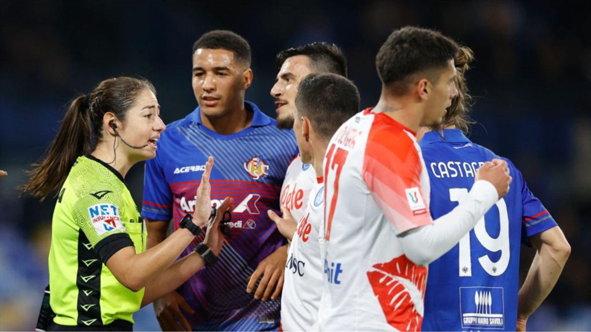 i-gioactori-di-napoli-e-cremonese-protestano