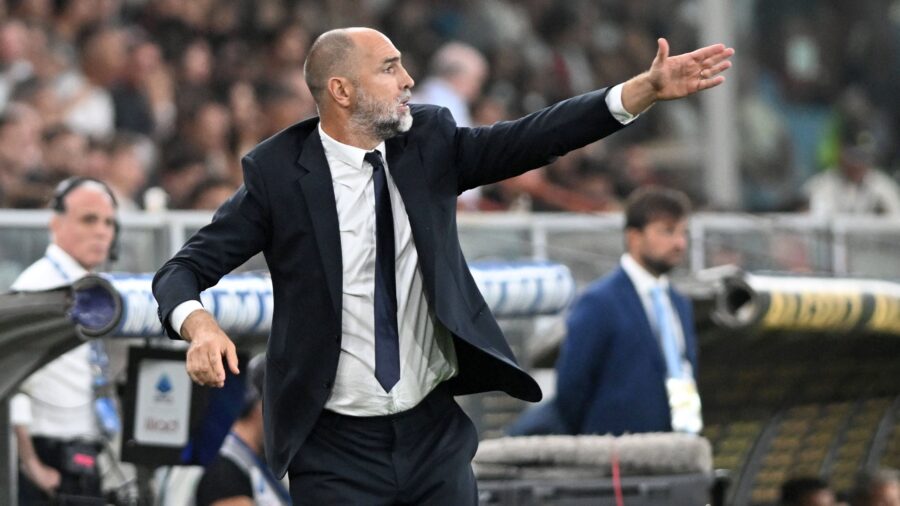 Igor tudor coach juventus serie a 2025 26 genoa juventus 0 1 azione action single shot serie a 2025 26 genoa juventus 0 1jpg