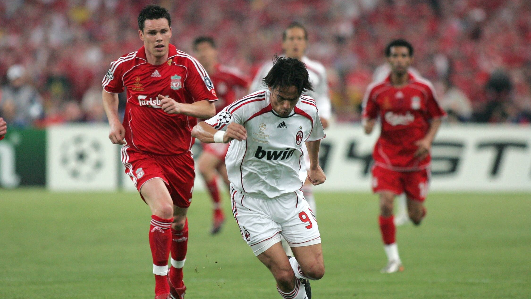 Finnan contro Inzaghi nella finale di Champions del 2007