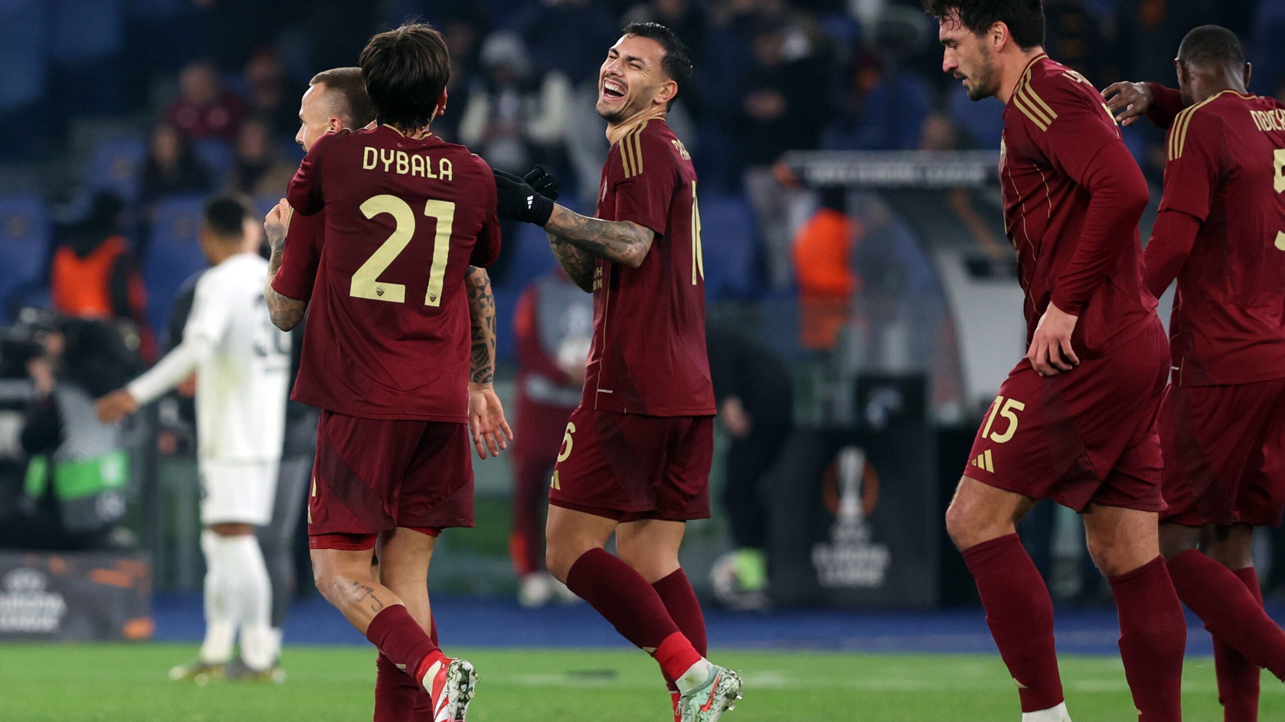 Paulo Dybala e Leandro Paredes