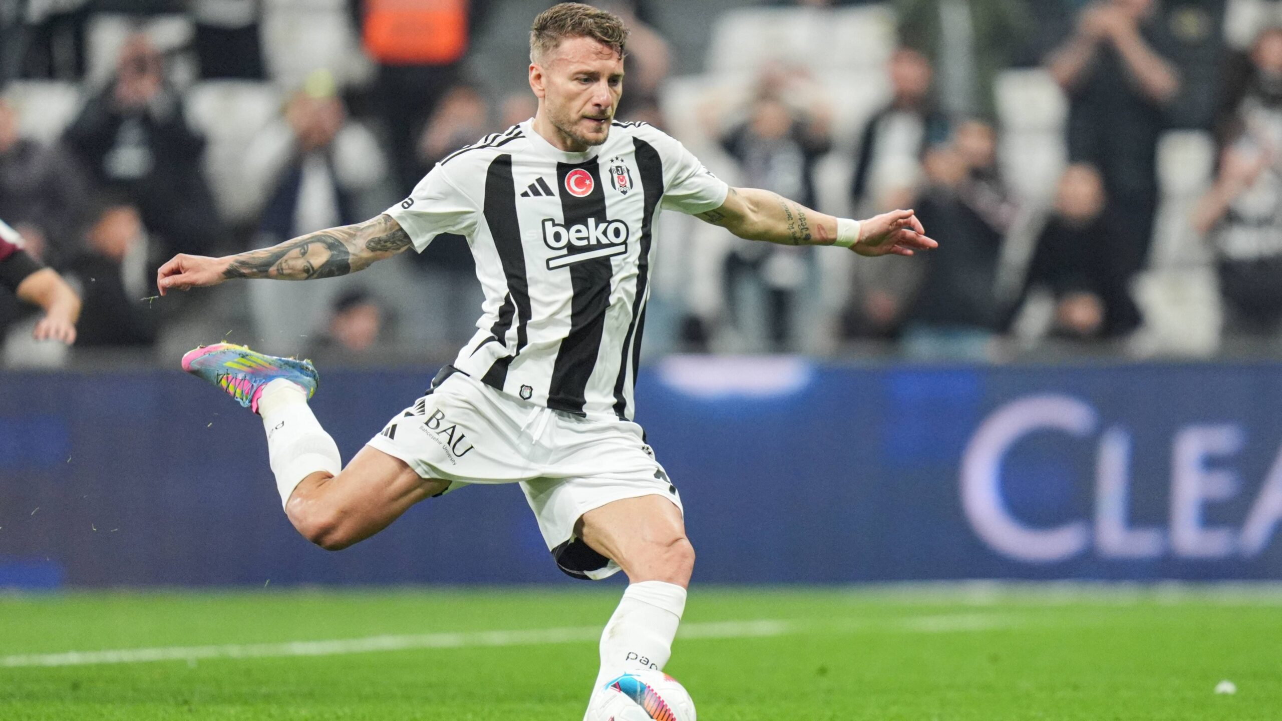 Ciro Immobile con la maglia del Besiktas