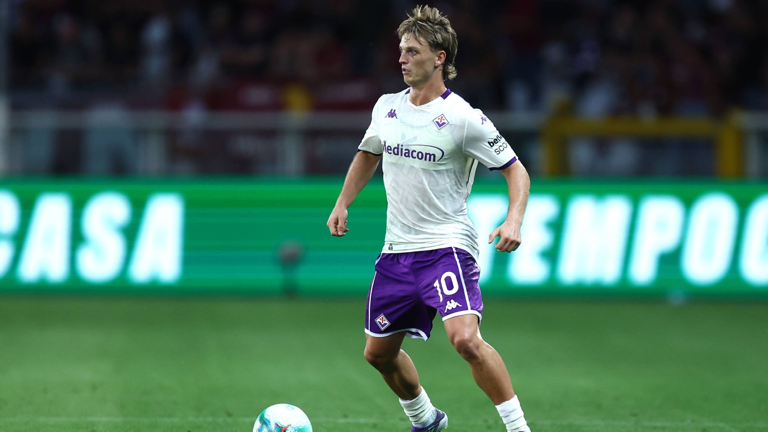 Albert Gudmundsson in panchina contro la Juventus