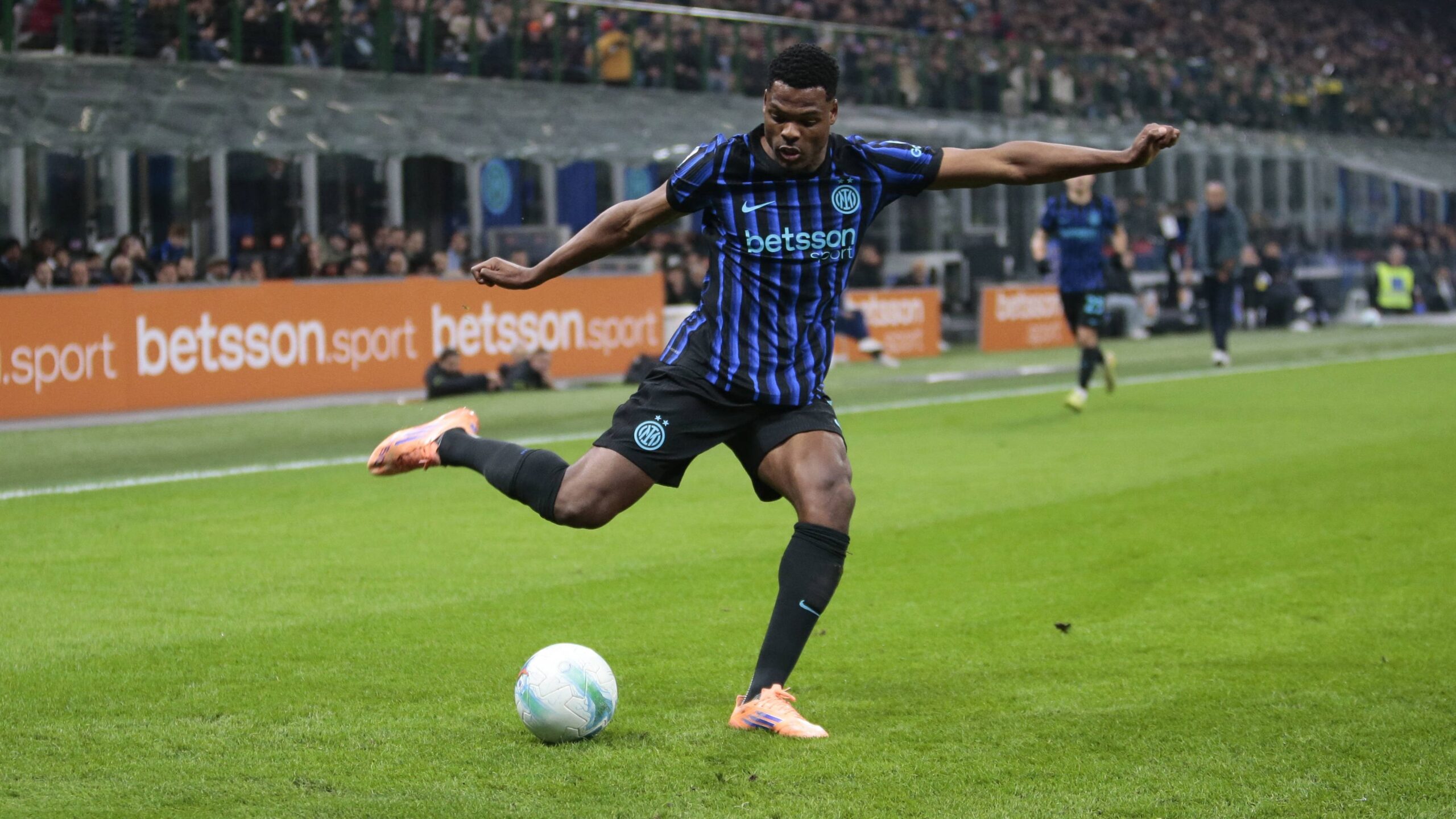 Inter, Dumfries non ha ancora recuperato