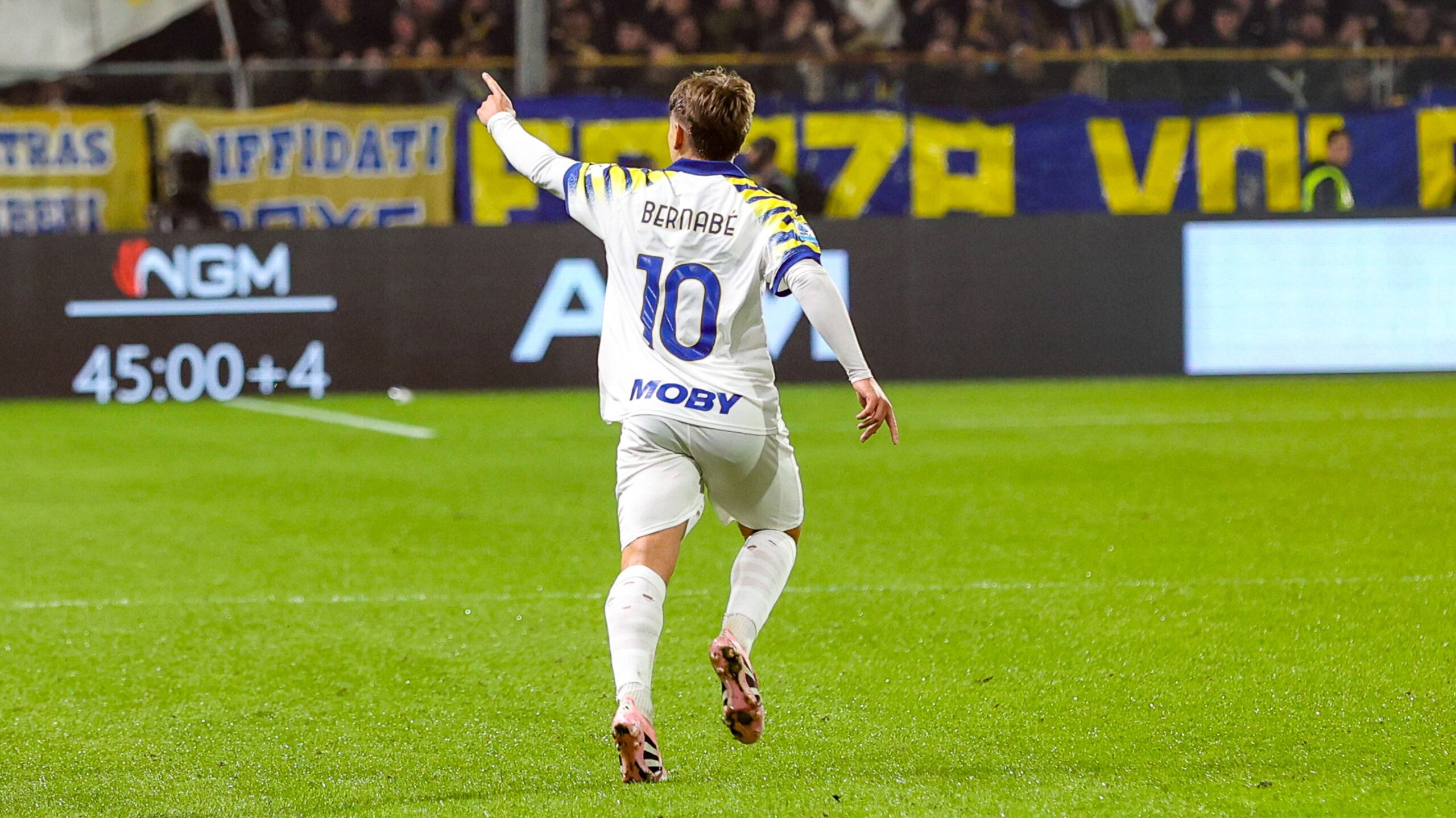 Adrian Bernab&eacute;, centrocampista del Parma