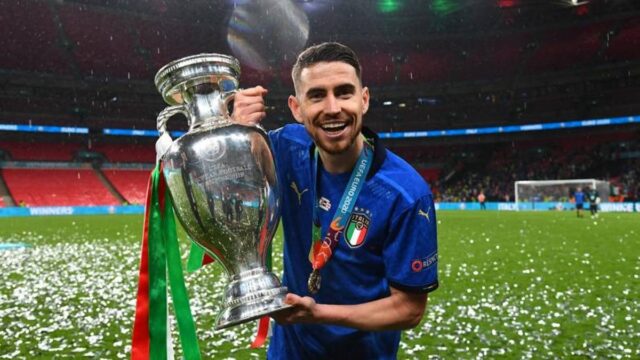 Jorginho cambia look