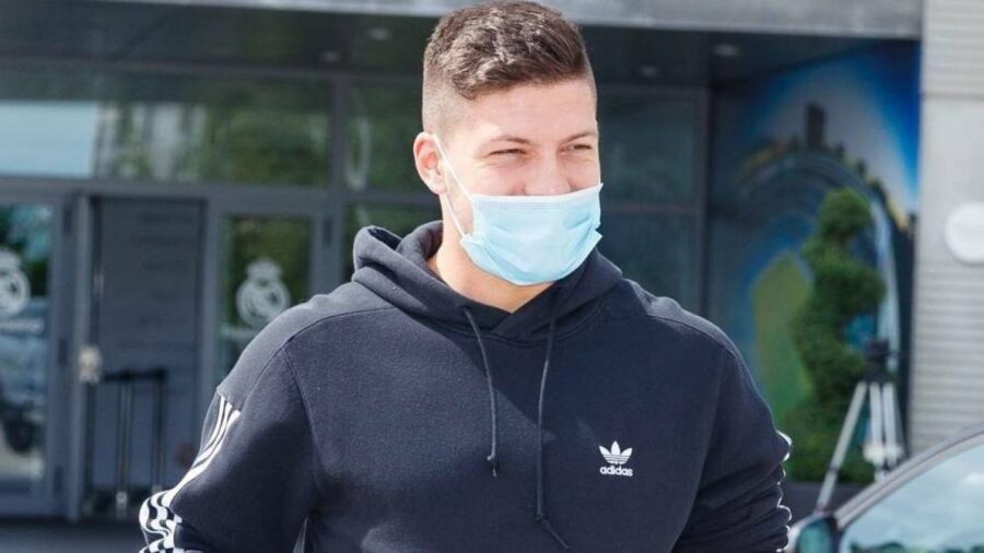 Jovic si infortuna in casa
