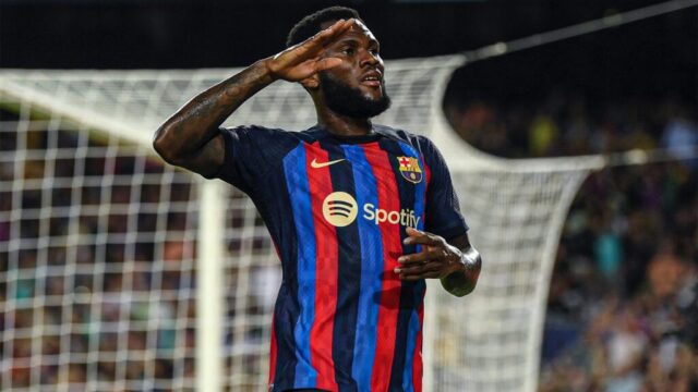 Kessie con la maglia del barcellona 1024x576