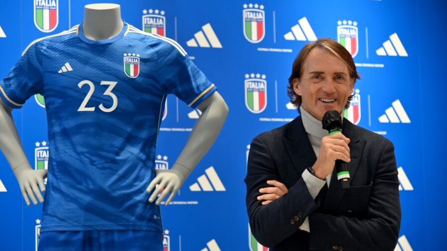 La nazionale italiana ha una nuova maglia ecco le foto 1188951photogallery