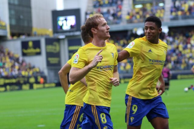 La ventaja del cadiz cf en la liga llega a los diez puntos
