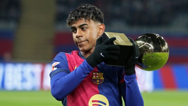 Lamine yamal attaccante barcellona