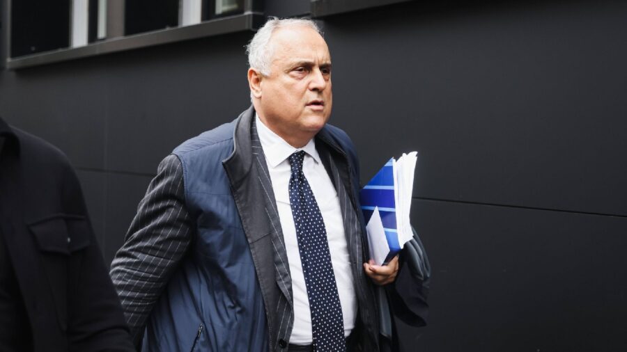 Lazio lotito striscione roma bernabe